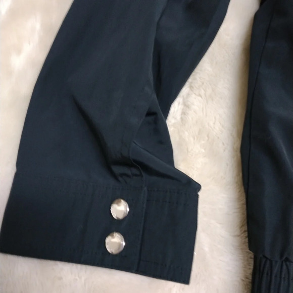 Roem women small stylish light jacket purchased from Korea never used - Picture 8 of 10